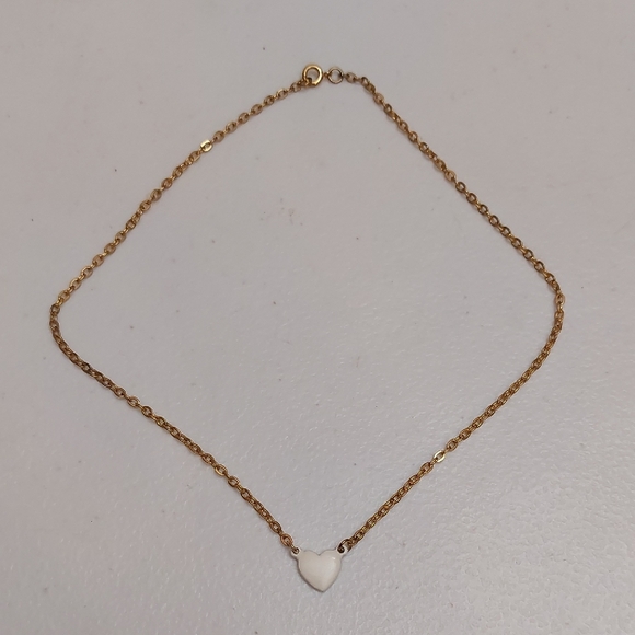 Jewelry - Vintage Painted White Dainty Heart Pendant On Gold Tone Chain Necklace
